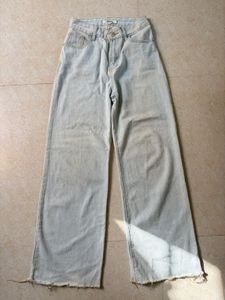 Wide Leg Denim Jeans 🤌🏻 ( fits 26,28)