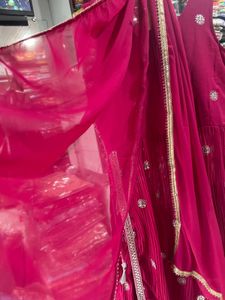 Beautiful Nyra Cut Ethnic Set