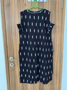 Black Kurta With Pearl Sleeve And Neck Design