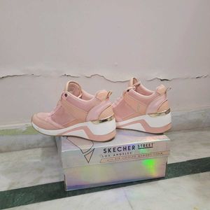 Skechers Women&#39;s Million Air - Up