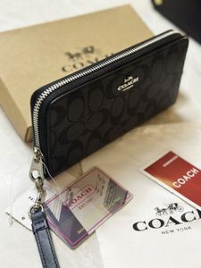 Coach Wallet- Og