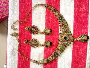 Elegant Gold Tone Jewel Necklace &amp; Earring Set