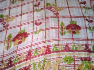 Womens White With Red House Printed Saree.