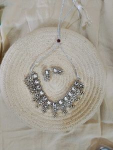 Necklace &amp; Earring Set