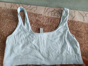 H&M White Outgoing Casual Crop Top🪿