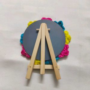 Crochet Mirror Stand