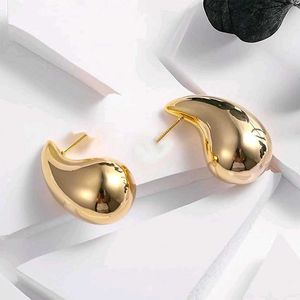 Cashew Design Glamour Earring Set