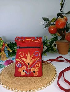 🪡Kashmiri Handcrafted Aari Embroidered Sling Bag