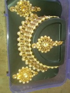 Necklace With Earrings And Maang Tikka