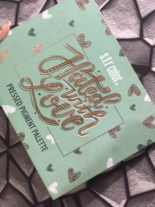 S.F.R 63 Color Eyeshadow Palette
