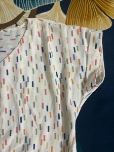 Patterned V-Neck Top