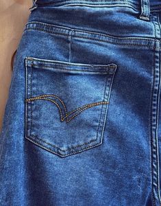 Torned Blue Jeans