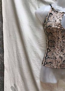 2255 SEXY SNAKE PRINT TOP