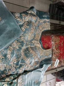 Elegant Teal &amp; Gold Pakistani Suit