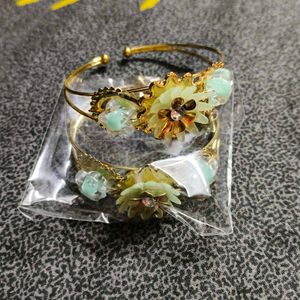 Bracelet/ Bangle