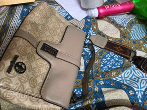 Beautiful Sling  Bag For Women In Normal Size