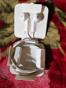 IPHONE ORIGINAL EARPHONES