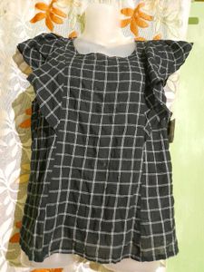 Checkered Ruffle Sleeve Top