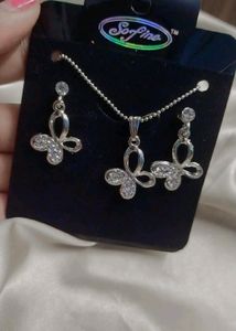 Pendent Set
