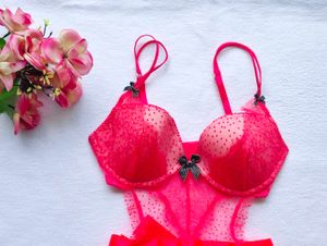 Victoria&#39;s Secret : Upper Inner