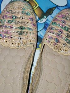 Floral Embroidered Slip-On Naagre Jutti