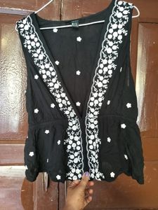 Forever 21 White Flower Top