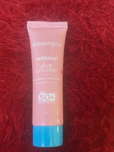 Detan, Glow &amp; Radiance Sunscreen Tube Aqualogica
