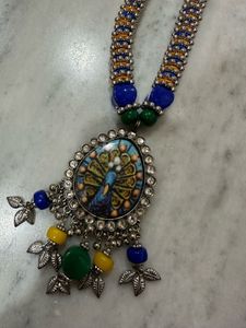 necklace with earrings traditional