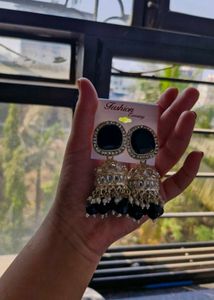 Earrings Black And Golden