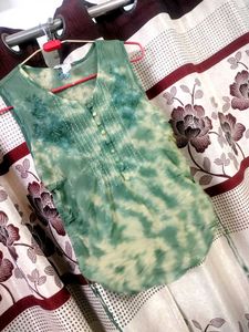Green Sleeveless Top