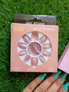 Lick Fake Nails 💅