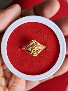 Elegant Gold Ring