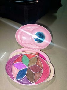 Magic Makeup Kit