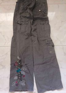 Vero Moda Embroidered Cargo Pants