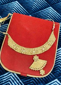 Gorgeous Gold-Tone Jewelry Set