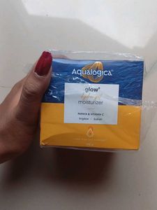Aqualogica Golw+ Hydra Gel Moisturizer