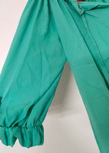 HALF SHOULDER TOP