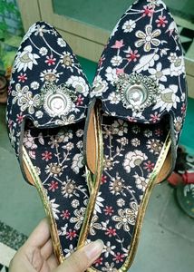 Flowral Jutti ..