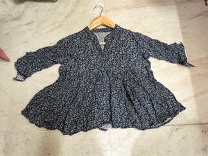 Crush Type Floral Crop Top