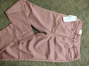 Peach Ankle Length Slim Fit Jeans .