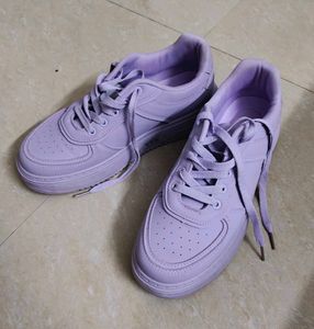 Lavender Metro Sneakers