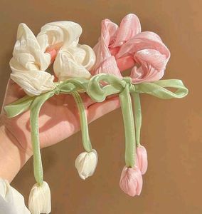 Tulip Scrunchie