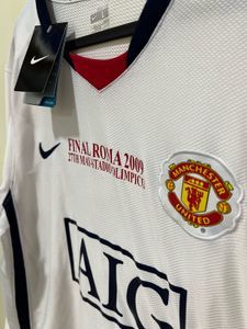 Man Utd 2009 ucl final with barca ronaldo jersey