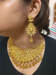 Gold-toned Statement Jewelry Set