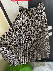 Stretchable Satin Skirt