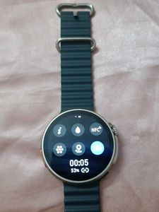 Fire Boultt Smartwatch with charger