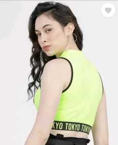 GREEN CROP TOP