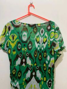 Green Patterned Top stretchy 36-44