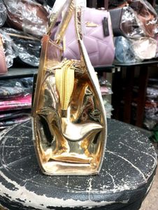 🔥Elegant  and Premium Quality Handbag 👜