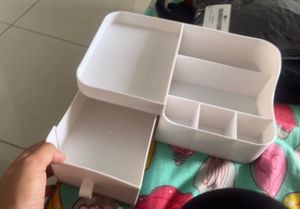White Plastic Makeup Organizer